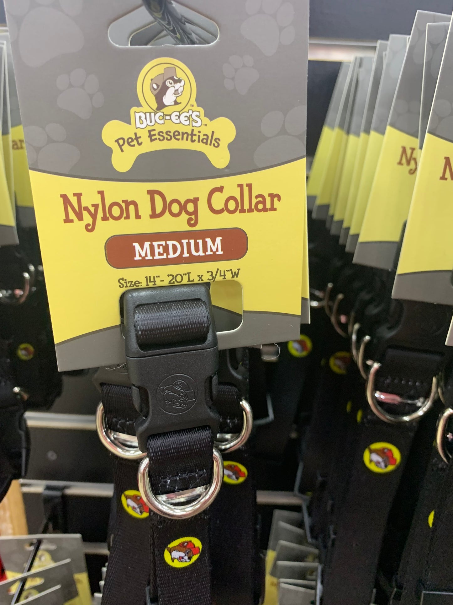 Bucees Medium Nylon Dog Collar