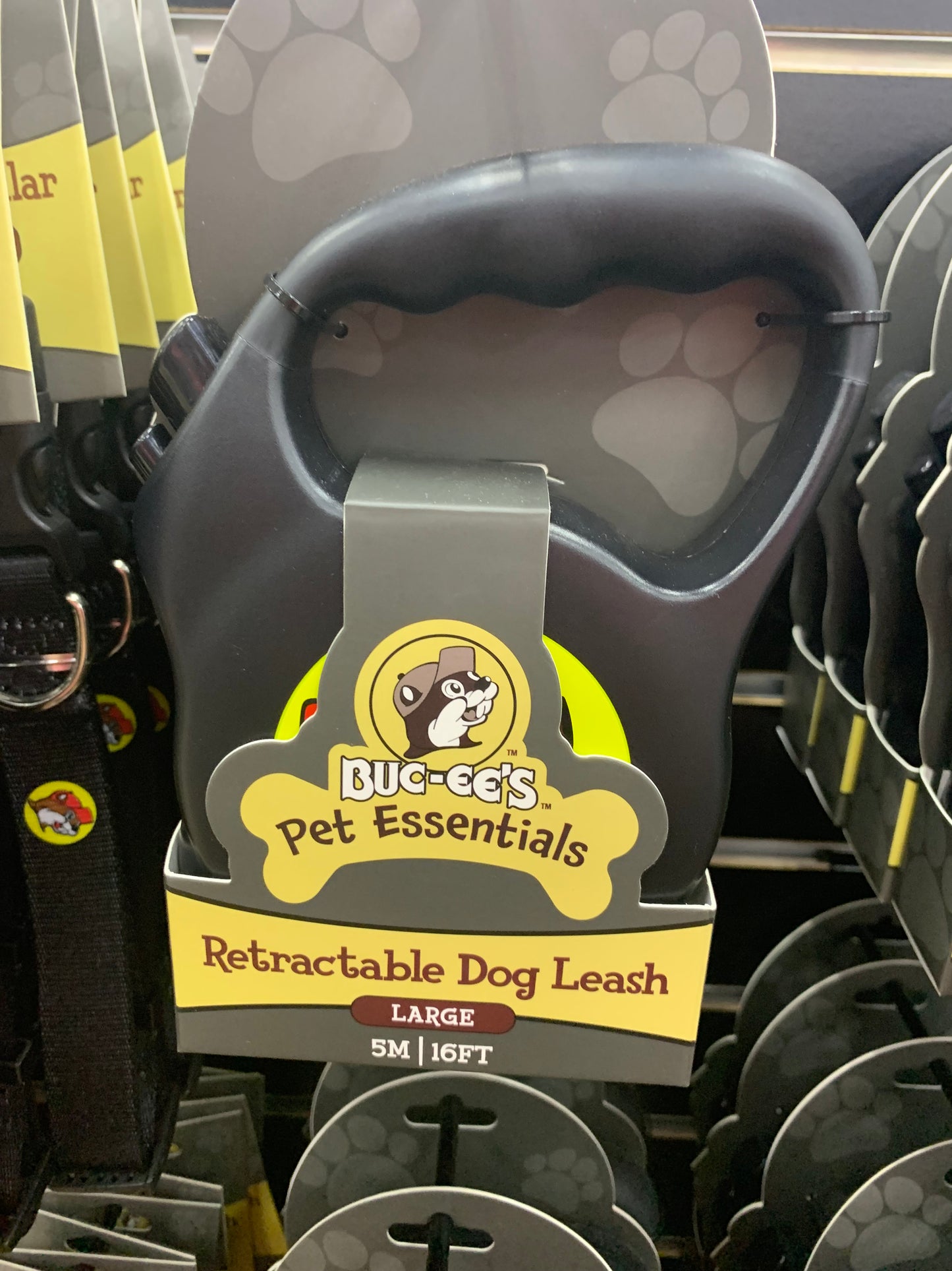 Bucees 16ft Black Retractable Dog Leash